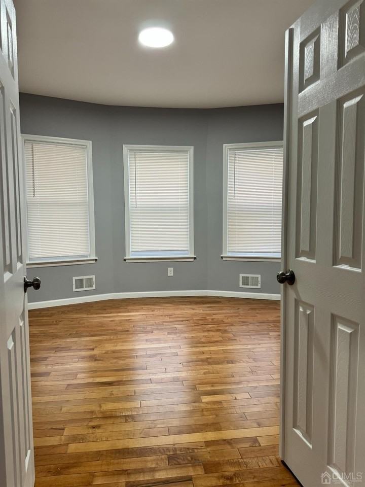 43 Frederick Ter #2 - Photo 5 of 11