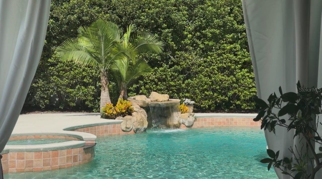 9115 Bay Side Ct - Photo 3 of 32
