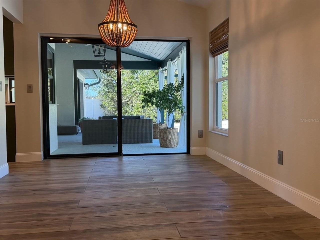 9115 Bay Side Ct - Photo 6 of 32