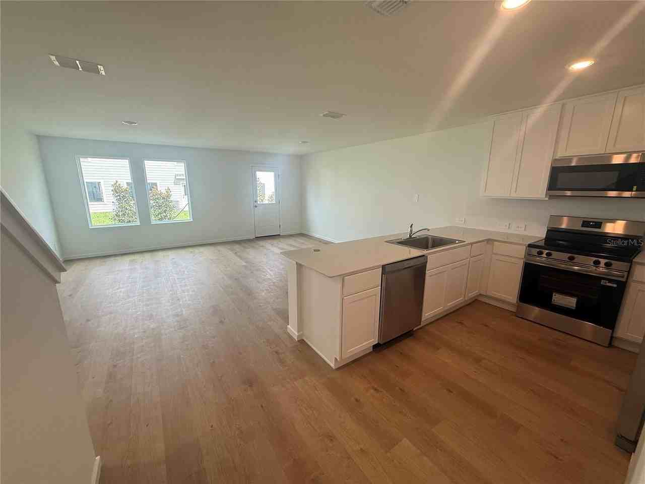 1562 Plank Pl - Photo 2 of 26