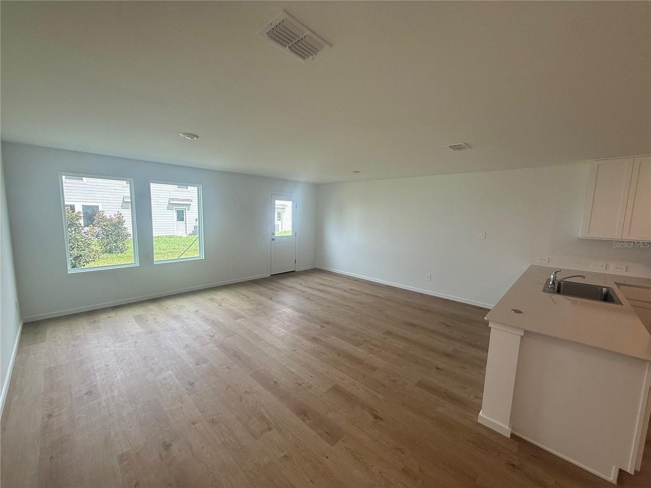 1562 Plank Pl - Photo 3 of 26