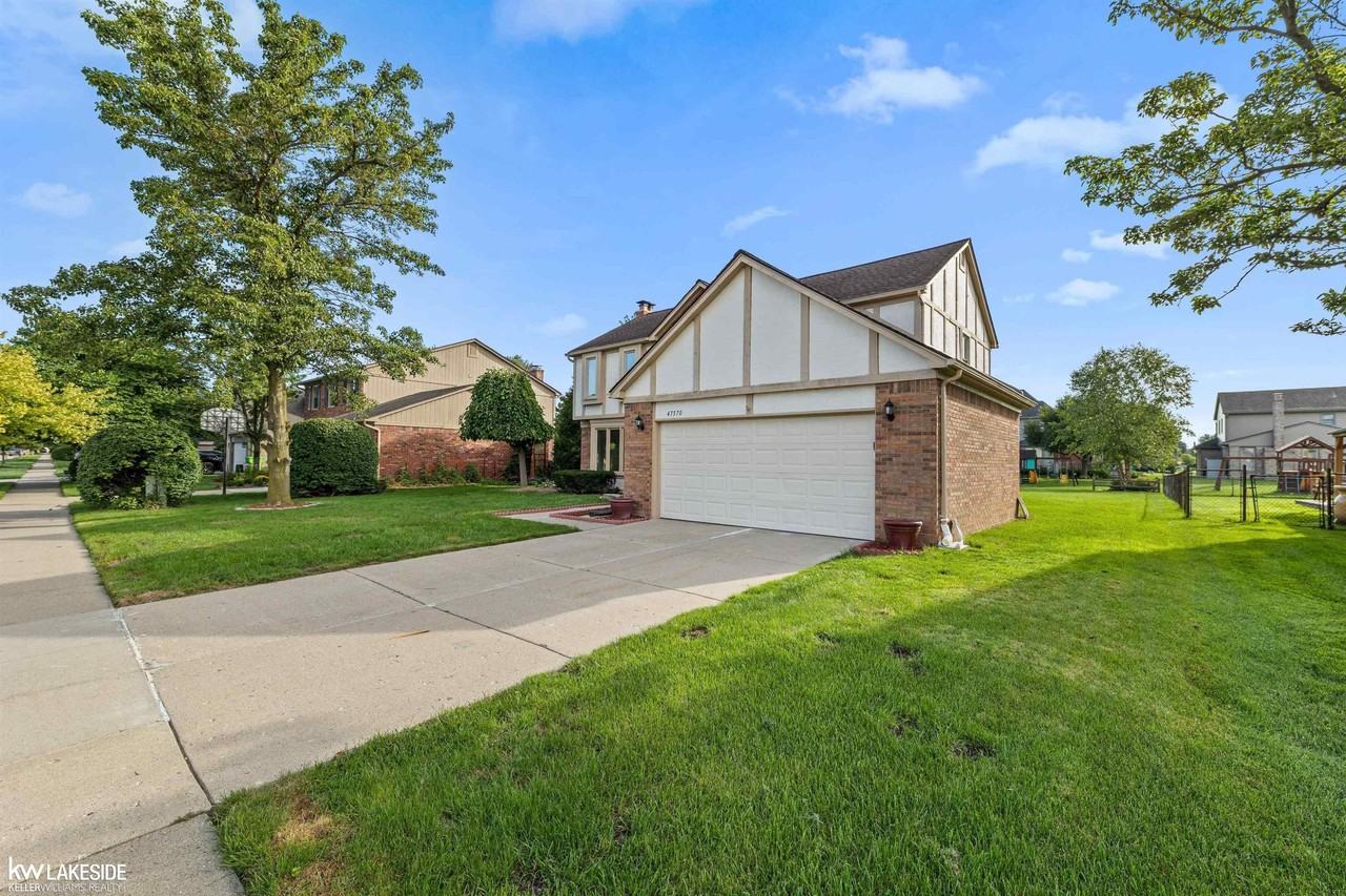 47570 Freedom Valley Dr - Photo 3 of 37