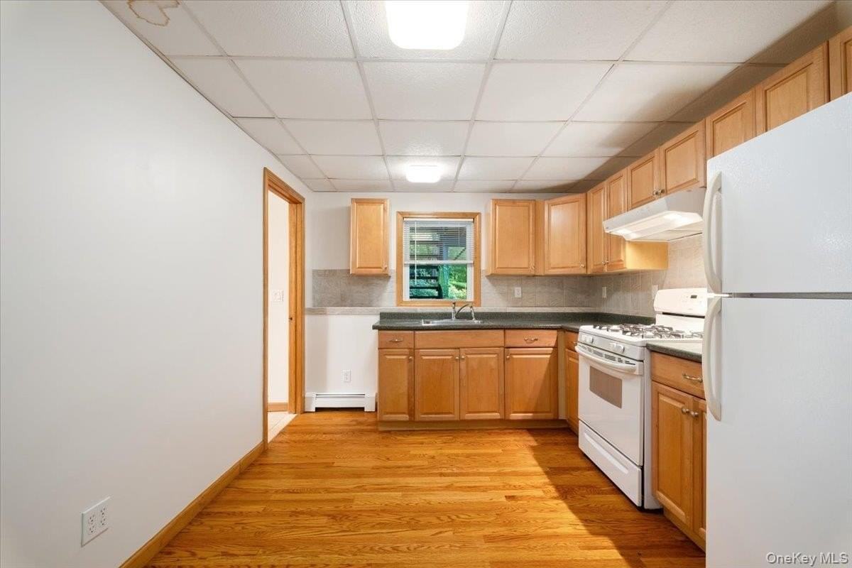 272 Brewster Hill Rd - Photo 2 of 20