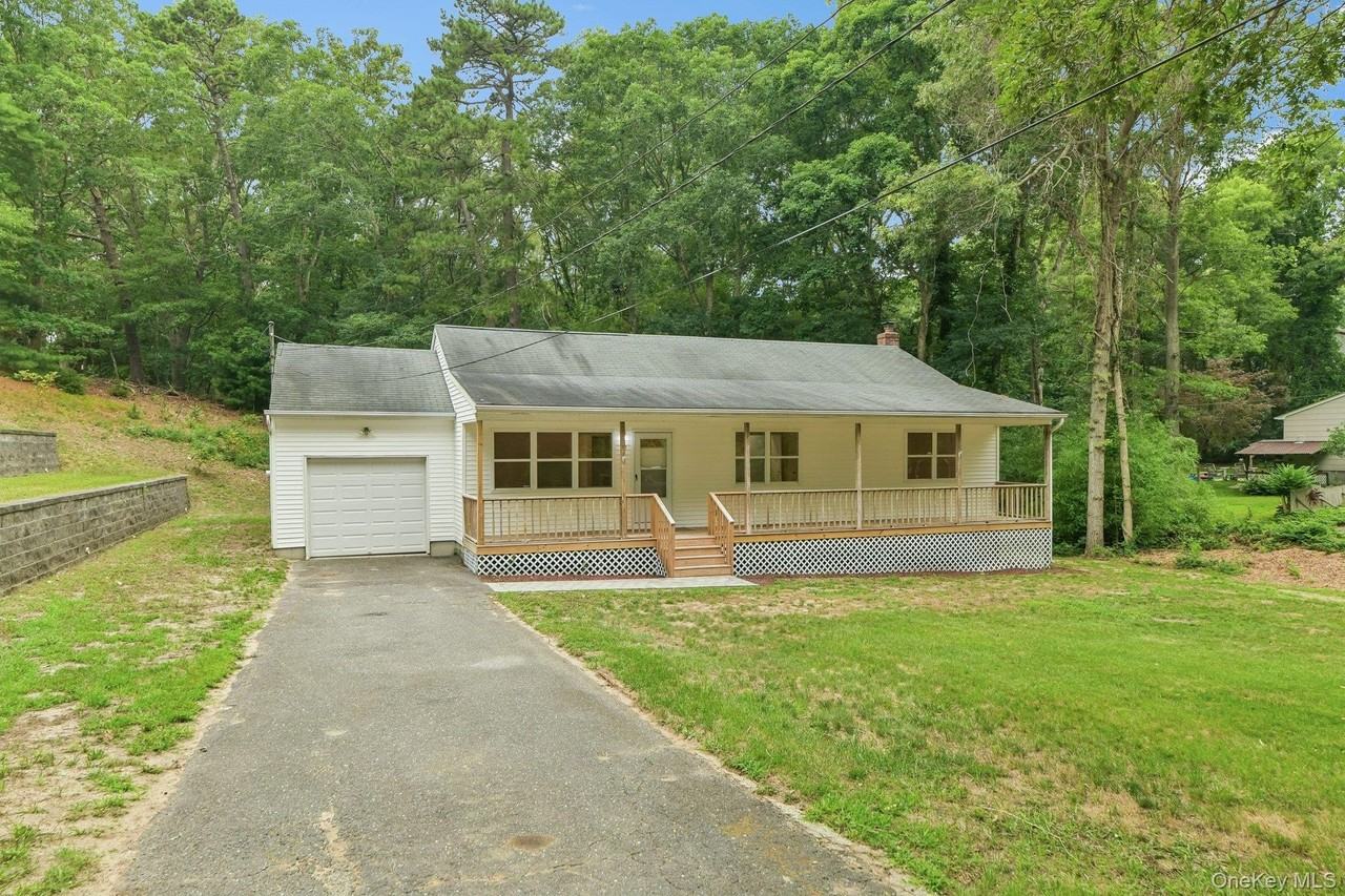 22 Red Maple Rd - Photo 2 of 33