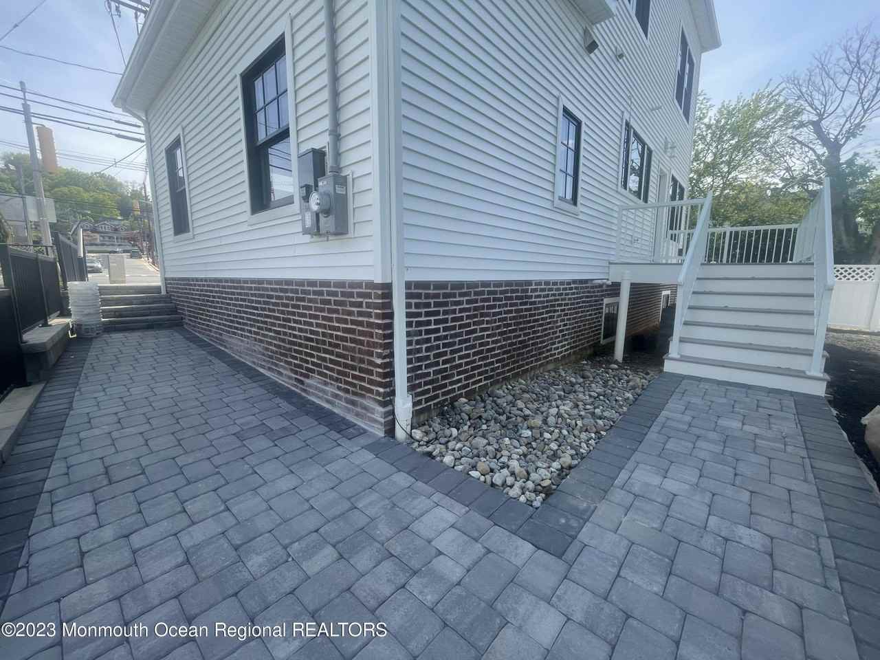 150 Navesink Ave - Photo 2 of 25