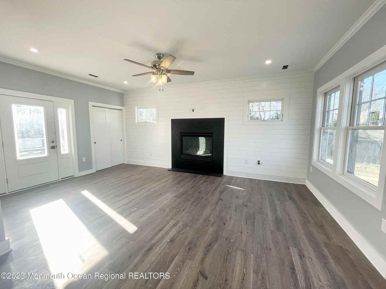 150 Navesink Ave - Photo 3 of 25
