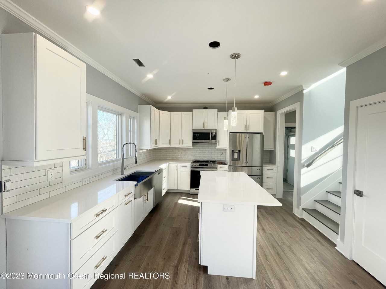 150 Navesink Ave - Photo 7 of 25