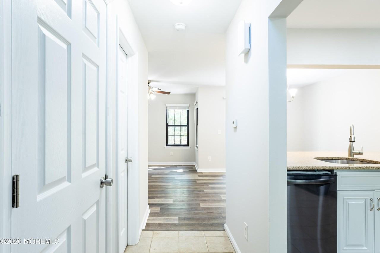 1103 Arlington Dr - Photo 5 of 29