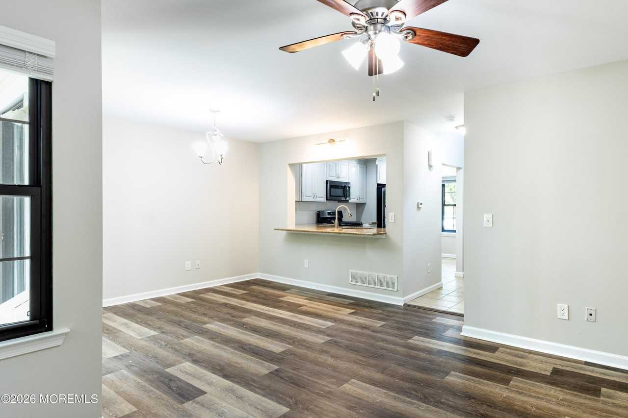 1103 Arlington Dr - Photo 6 of 29