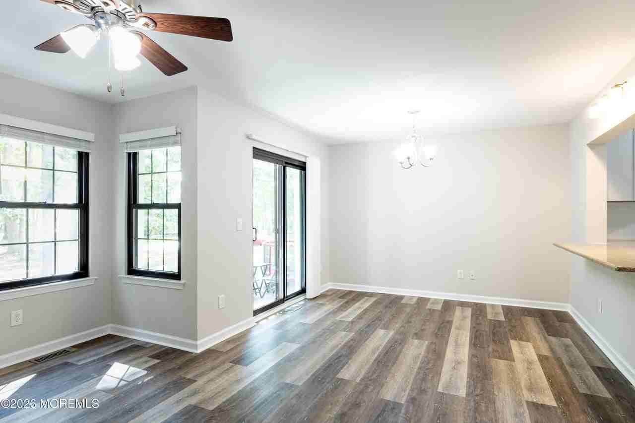 1103 Arlington Dr - Photo 7 of 29