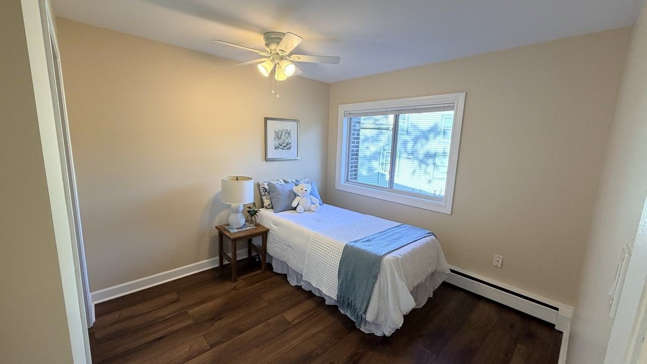 440 Lorraine St #2S - Photo 5 of 8
