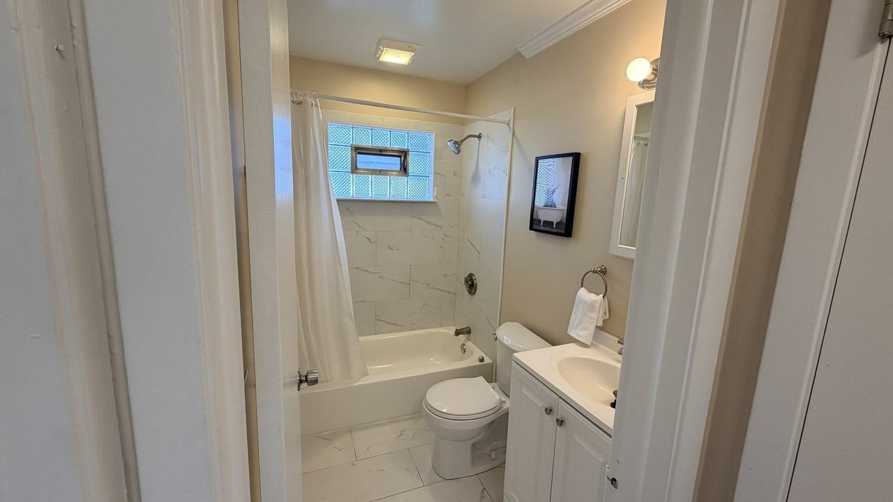 440 Lorraine St #2S - Photo 6 of 8