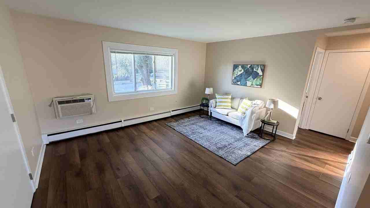 440 Lorraine St #2S - Photo 7 of 8