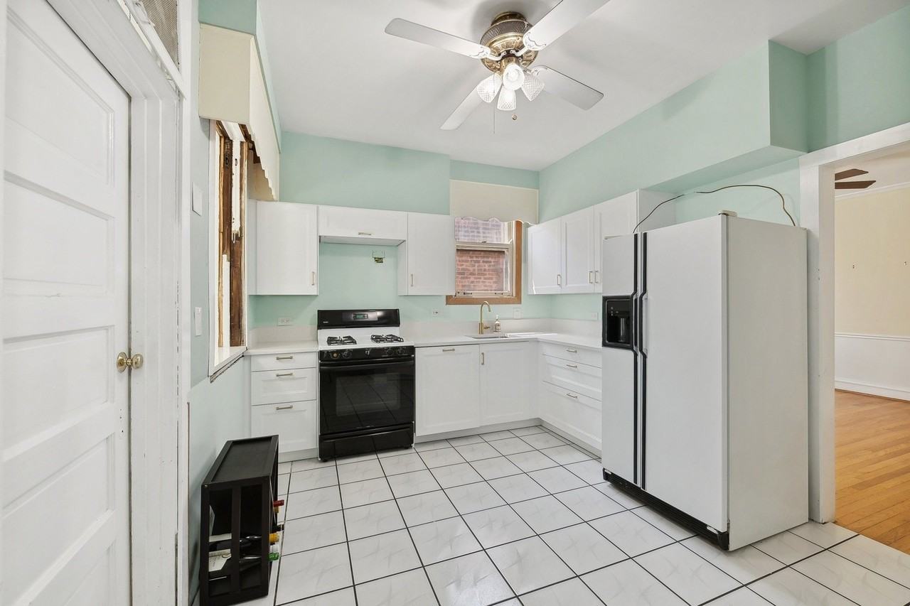 4937 N Talman Ave #1 - Photo 4 of 13