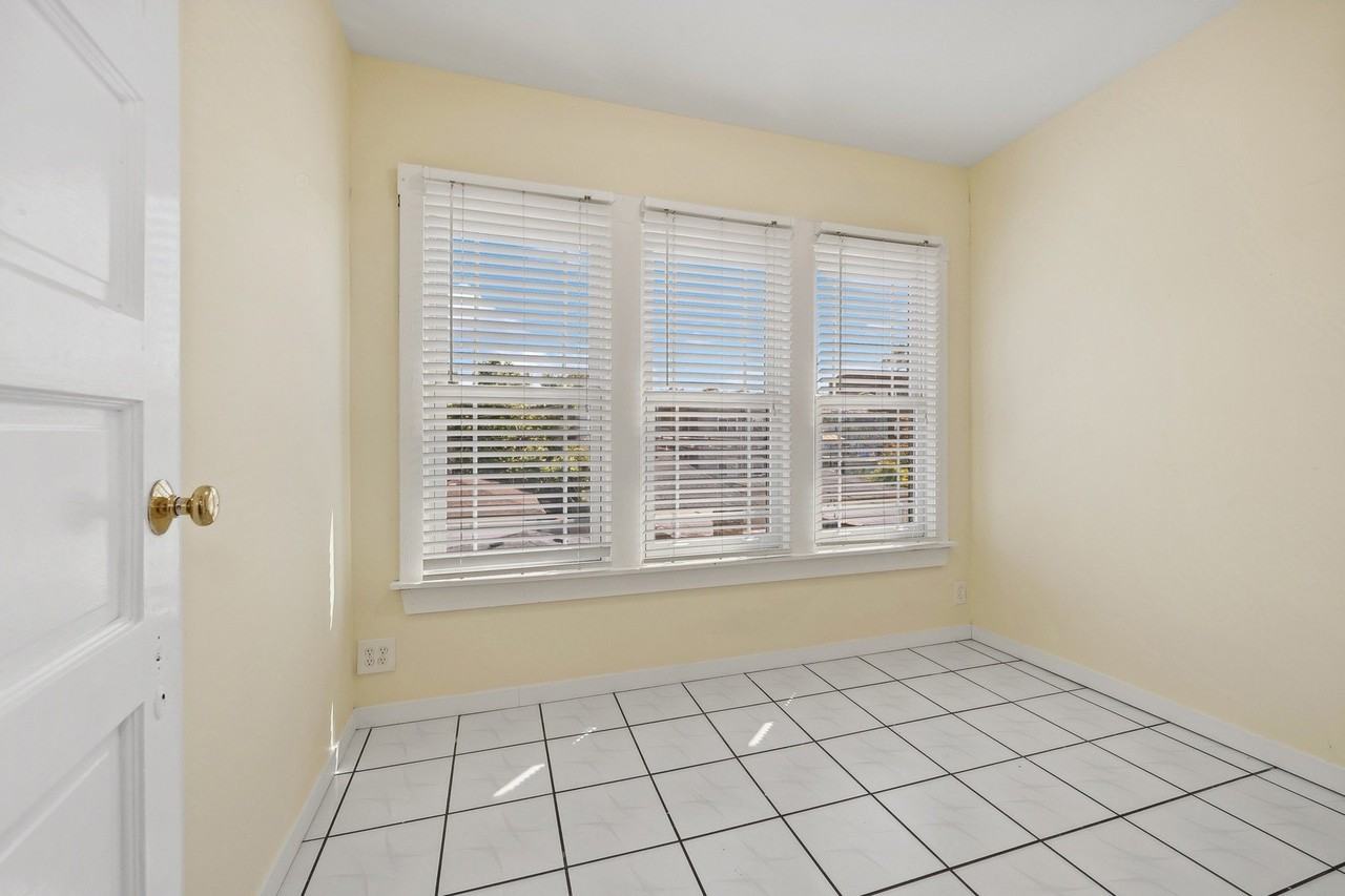 4937 N Talman Ave #1 - Photo 5 of 13
