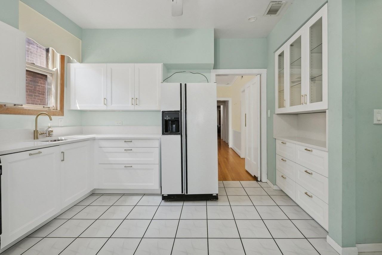 4937 N Talman Ave #1 - Photo 6 of 13