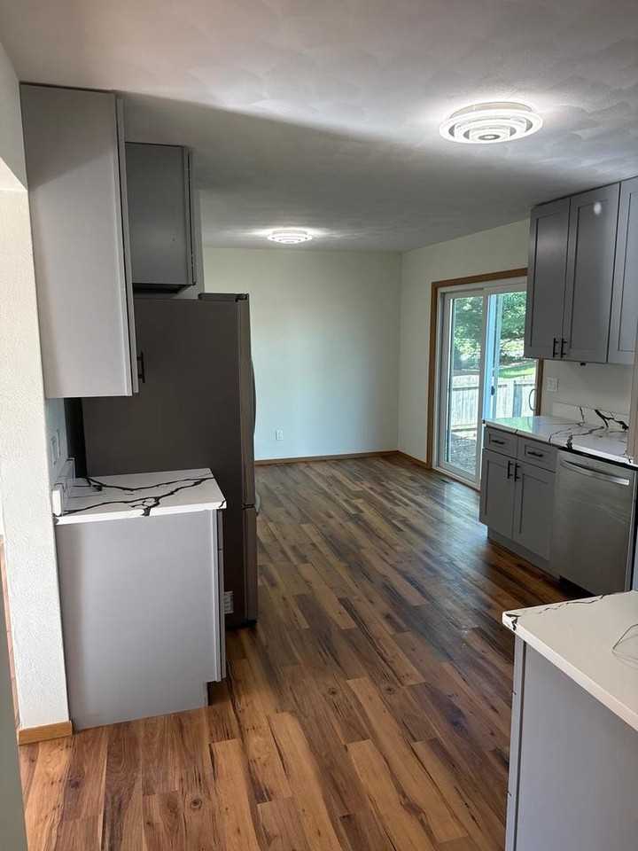 387 Shay Dr - Photo 3 of 19