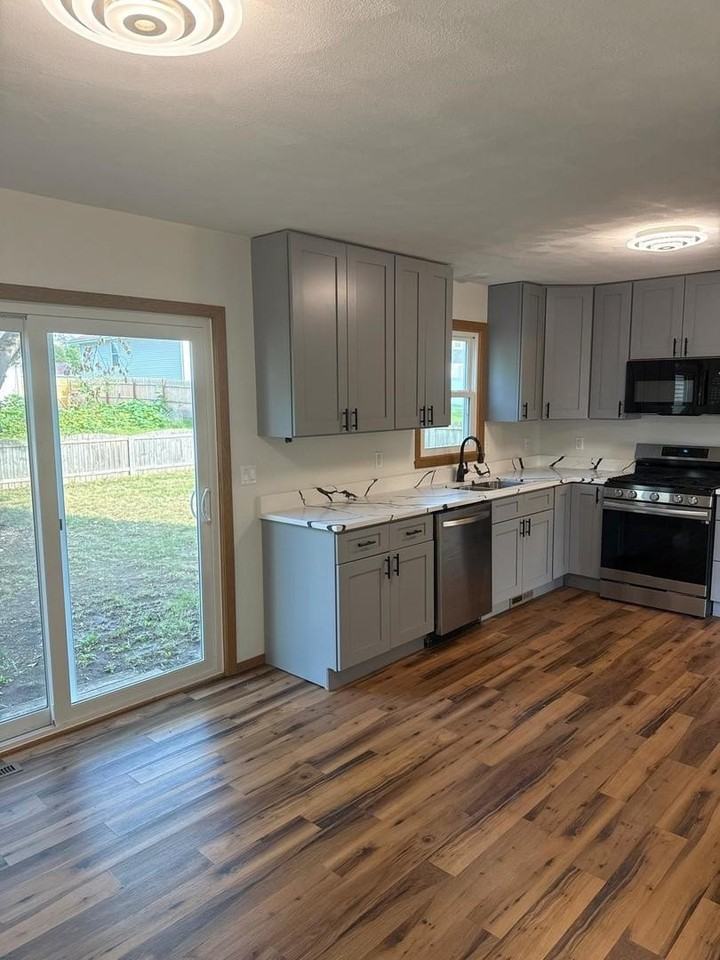 387 Shay Dr - Photo 4 of 19
