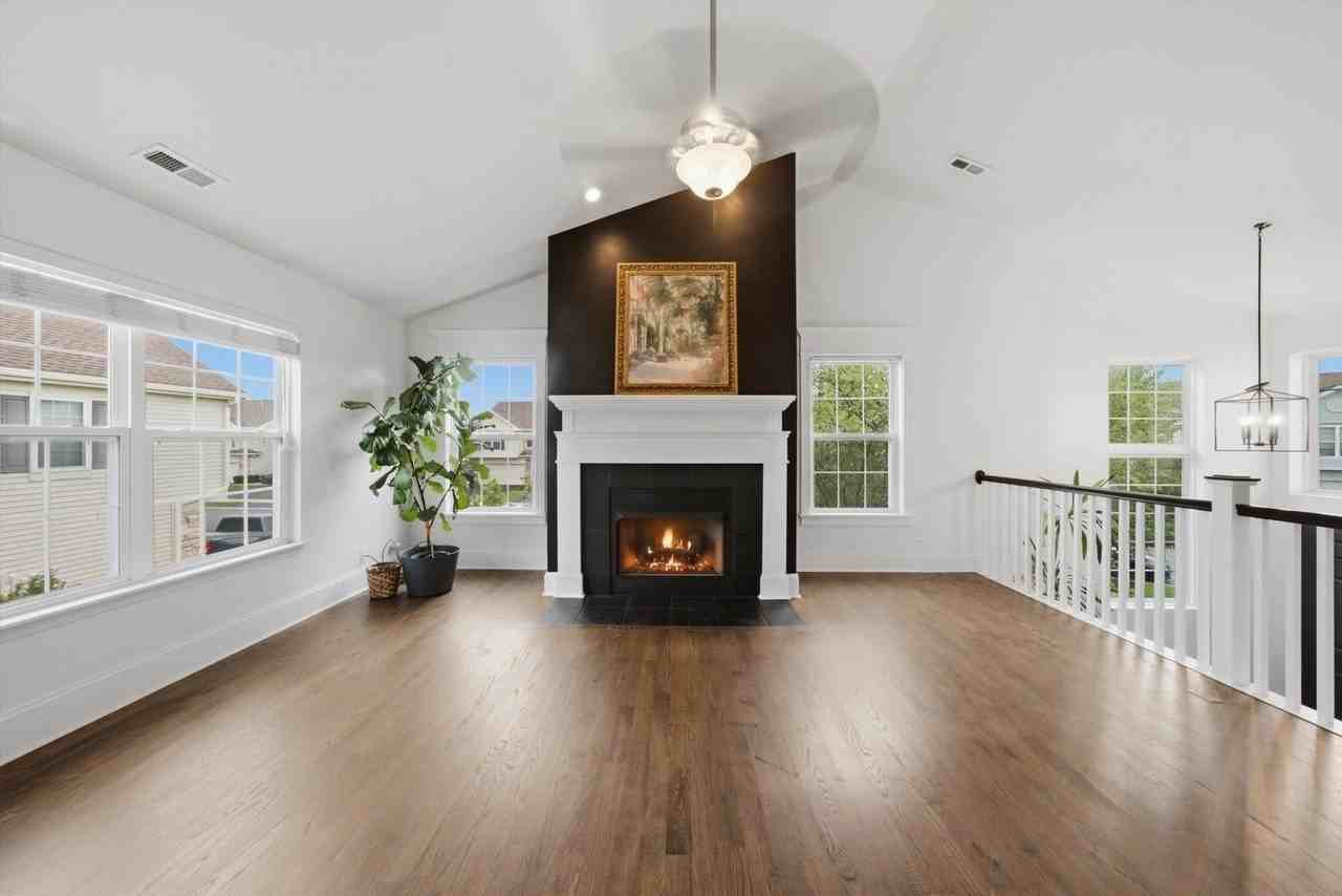 2353 Georgetown Cir - Photo 3 of 7