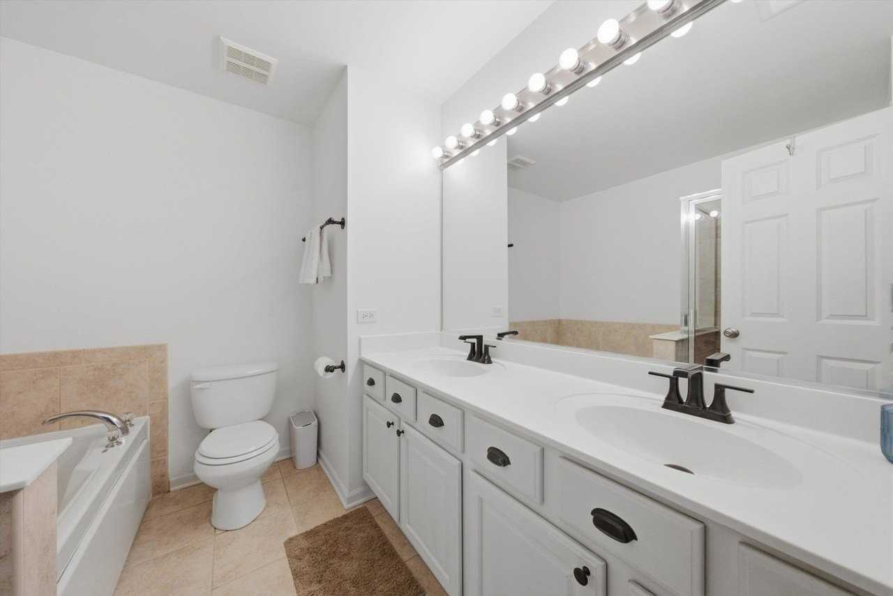 2353 Georgetown Cir - Photo 5 of 7