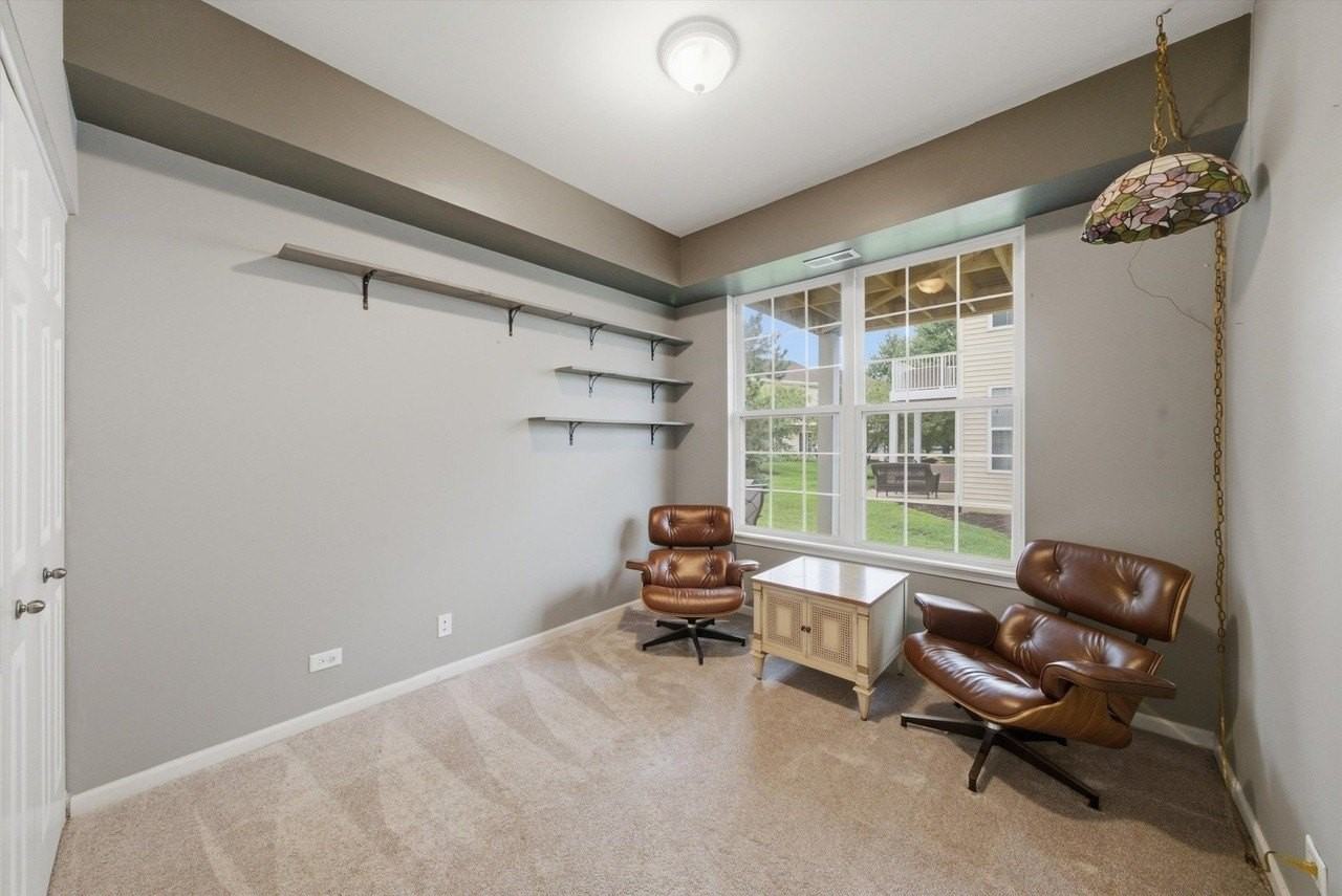 2353 Georgetown Cir - Photo 6 of 7