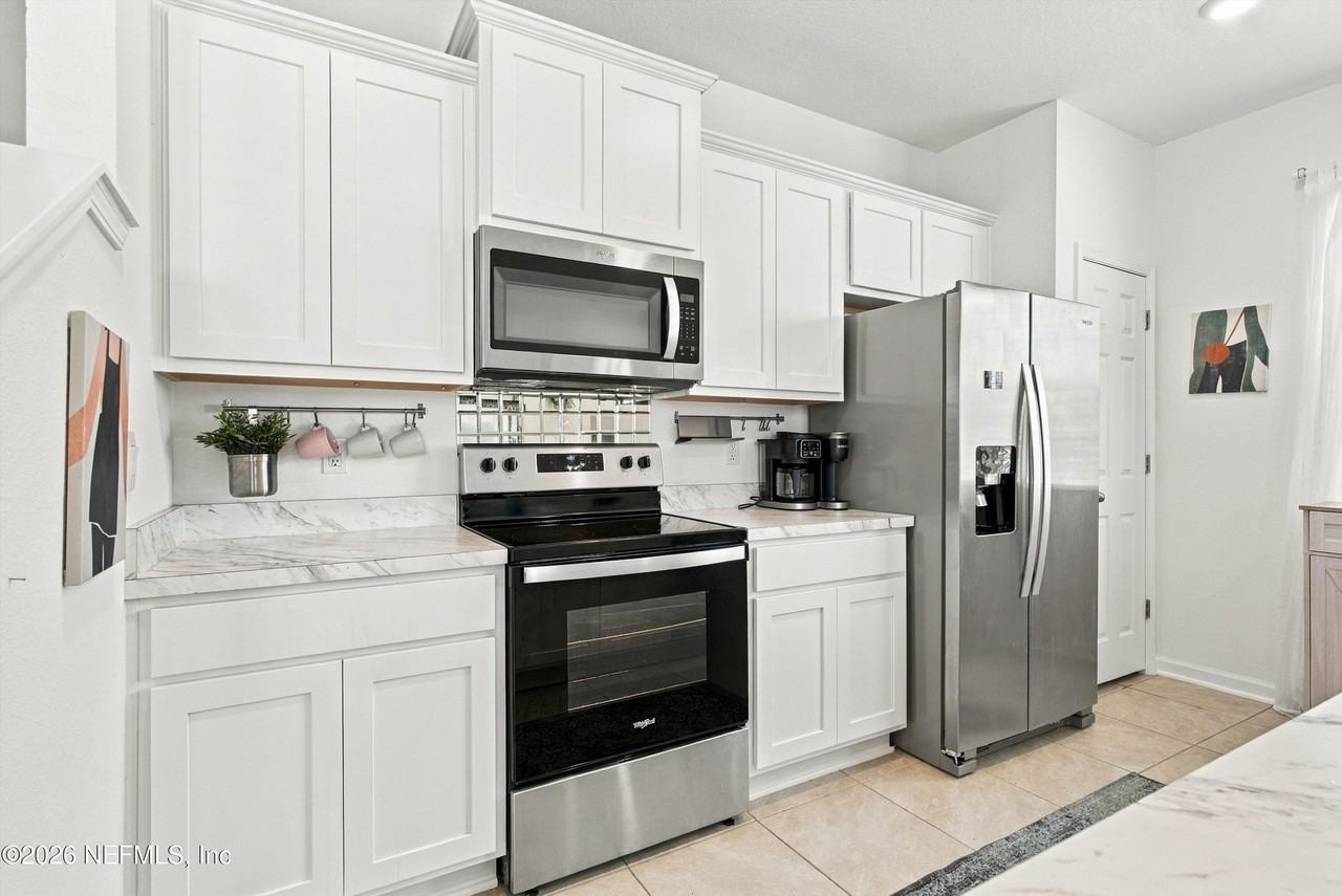 8359 Zenith Cir - Photo 7 of 32