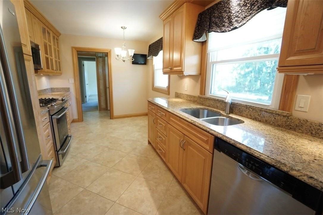 12321 Norton Dr - Photo 6 of 35