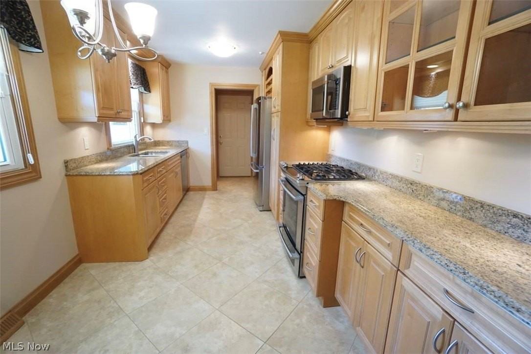 12321 Norton Dr - Photo 7 of 35
