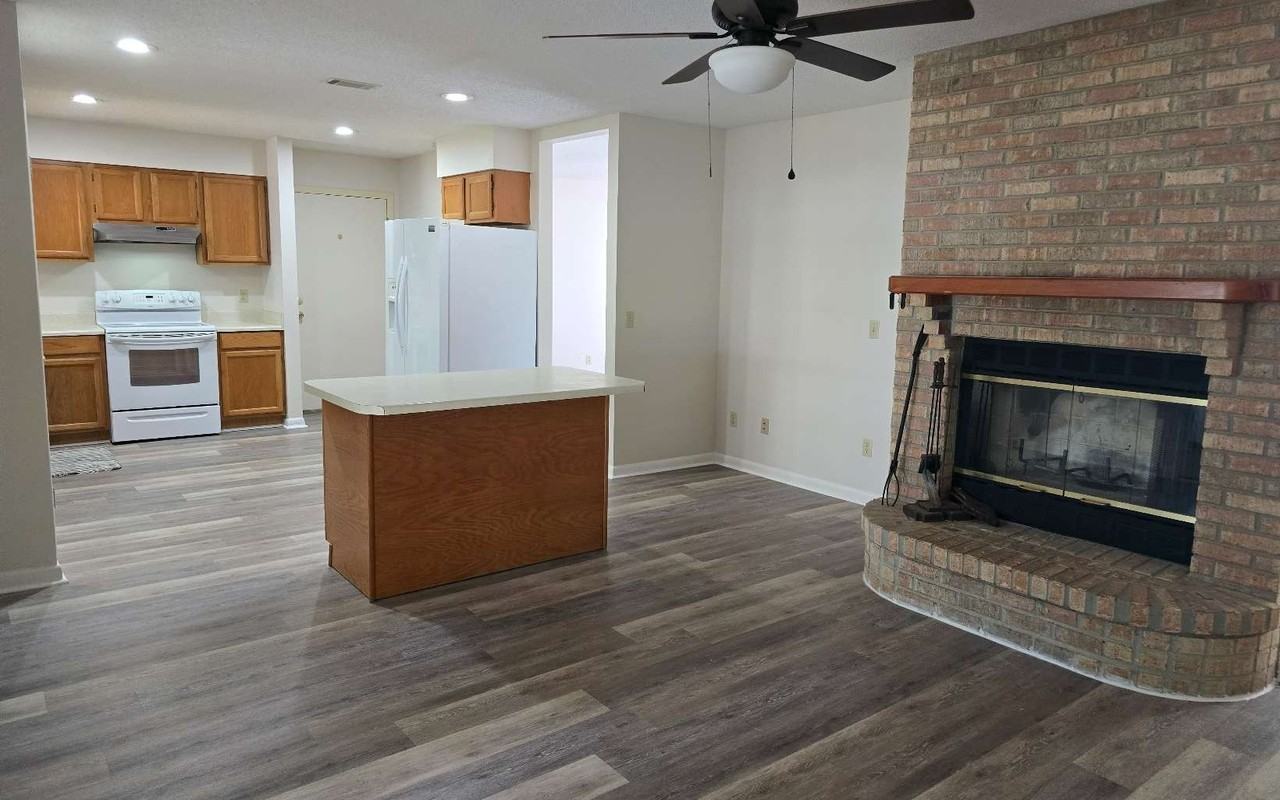 473 Se Evergreen Dr - Photo 4 of 27