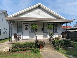 featured image of 5713 Rosemary Pl