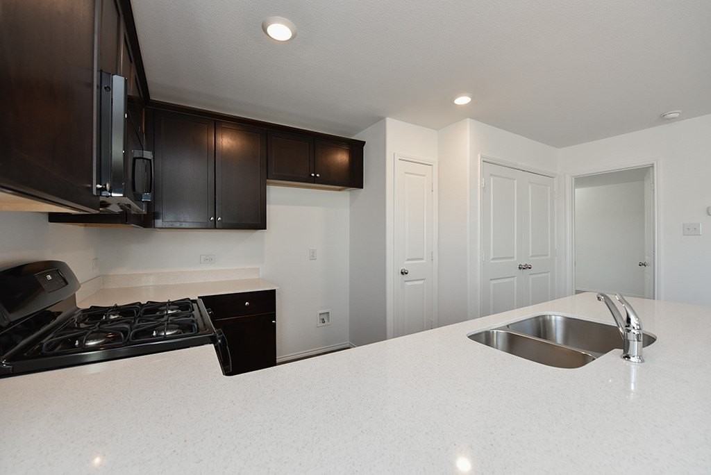 7309 Woodpecker Dr - Photo 3 of 25