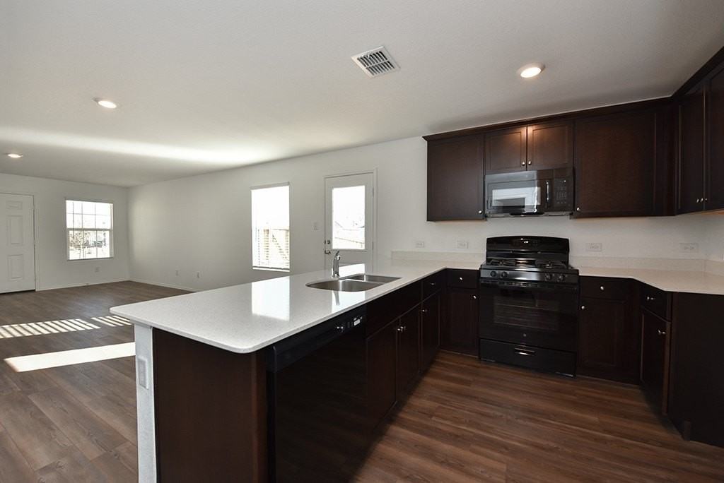 7309 Woodpecker Dr - Photo 5 of 25