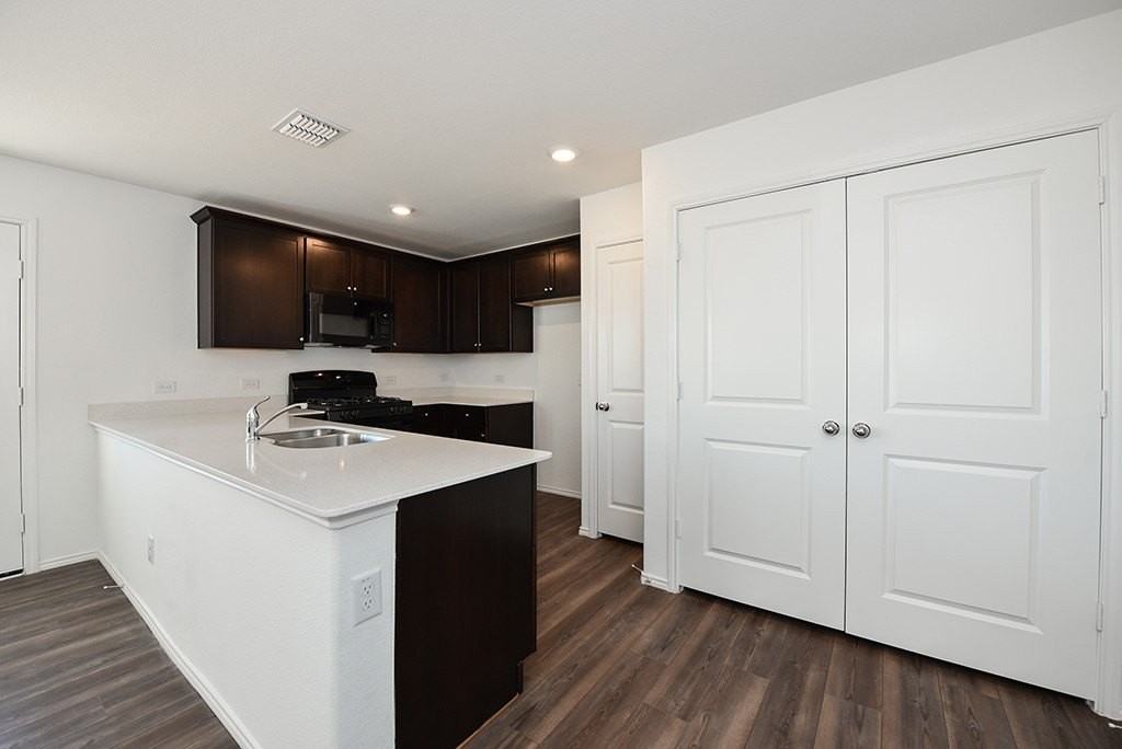 7309 Woodpecker Dr - Photo 6 of 25