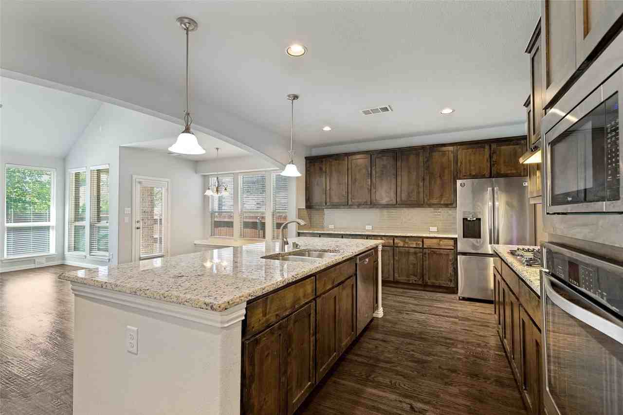 5425 Datewood Ln - Photo 6 of 12