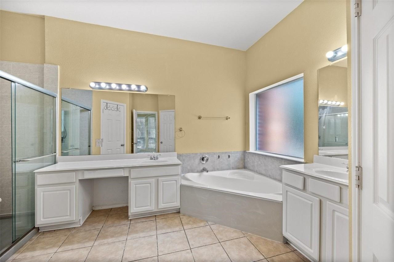 5544 Clay Ct - Photo 5 of 20