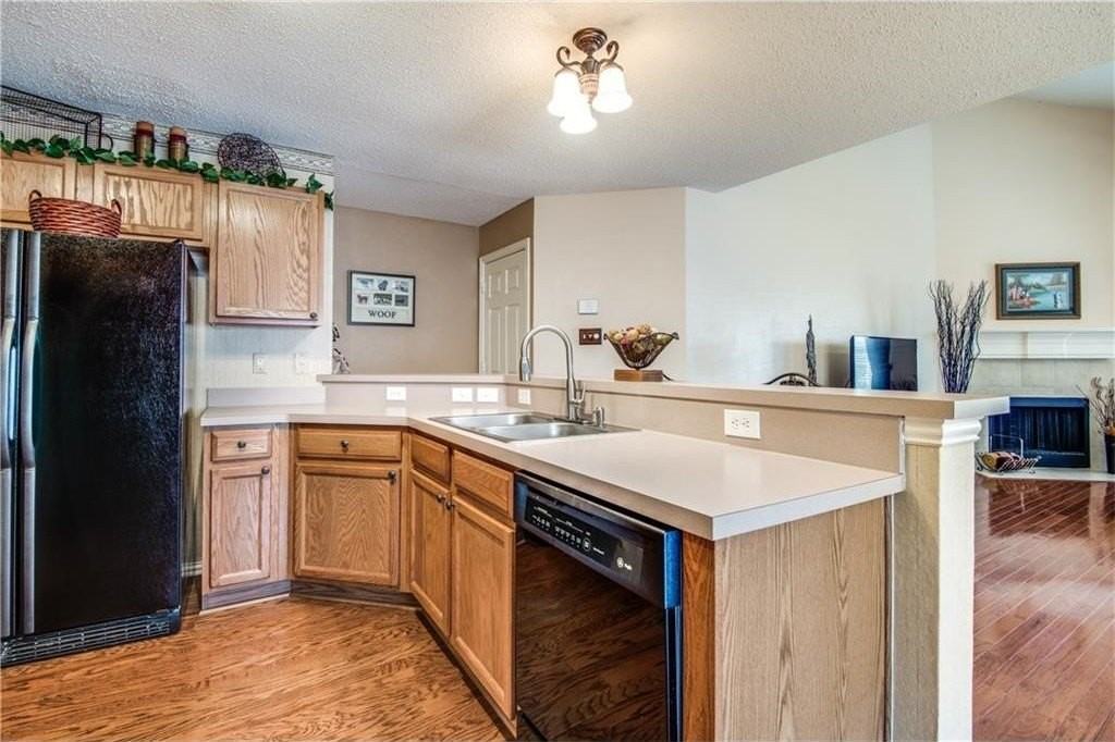 5116 Boxwood Ln - Photo 4 of 15