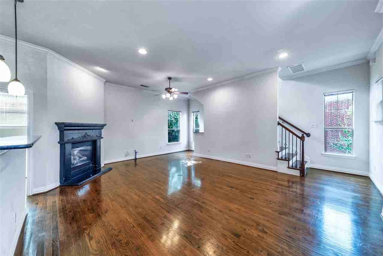 1712 Mary St - Photo 5 of 18