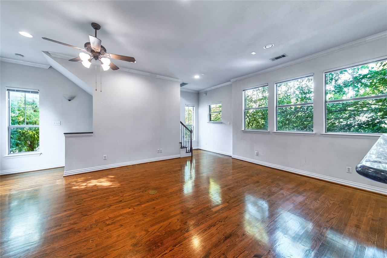 1712 Mary St - Photo 7 of 18