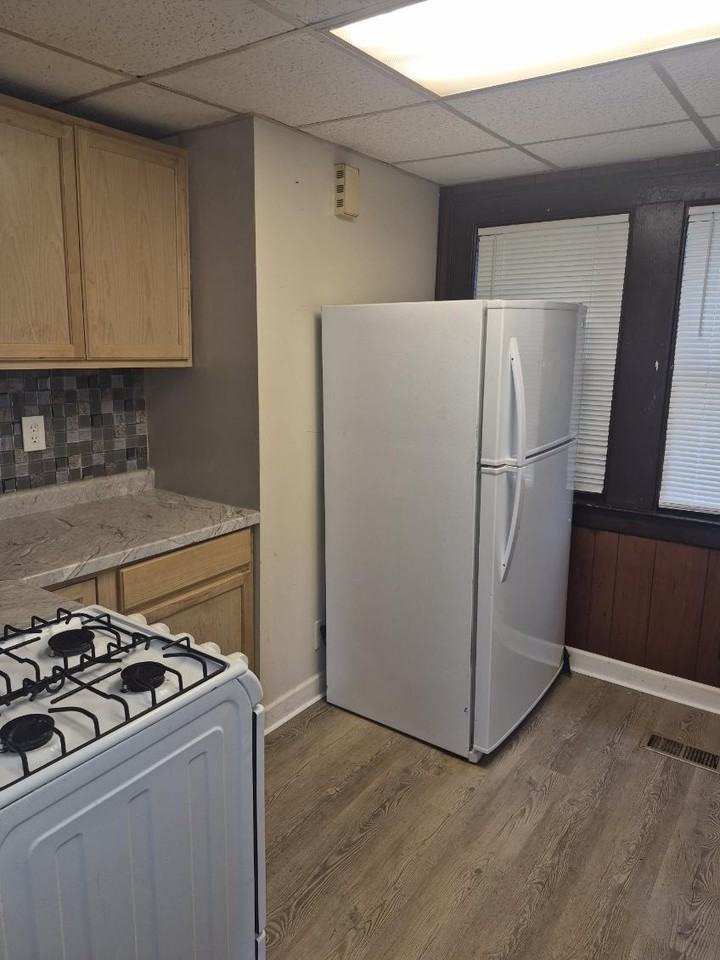 190 Augusta Avenue - 1Unit 1 #1 - Photo 2 of 10