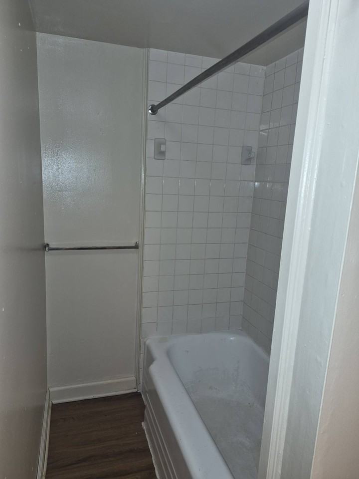 190 Augusta Avenue - 1Unit 1 #1 - Photo 6 of 10