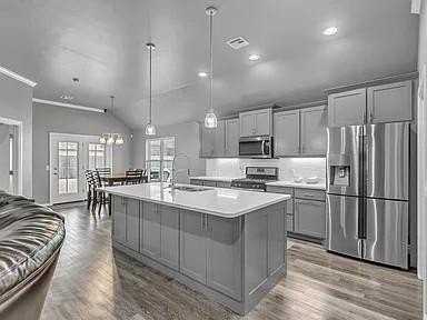 8913 Stacy Lynn Ln - Photo 3 of 16