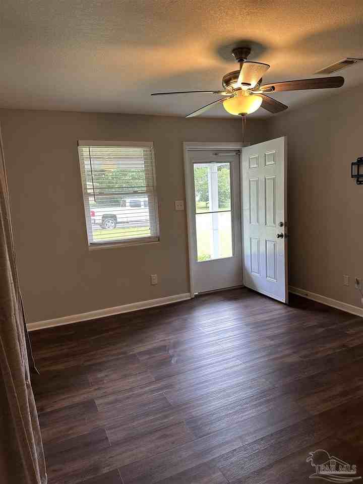 912 Clearview Ave - Photo 4 of 19