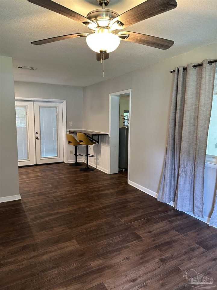 912 Clearview Ave - Photo 5 of 19