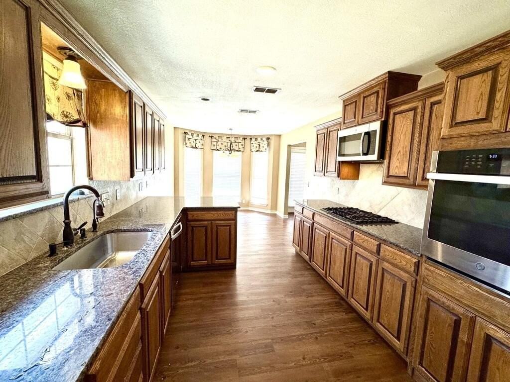 3507 Dentcrest Dr - Photo 4 of 18