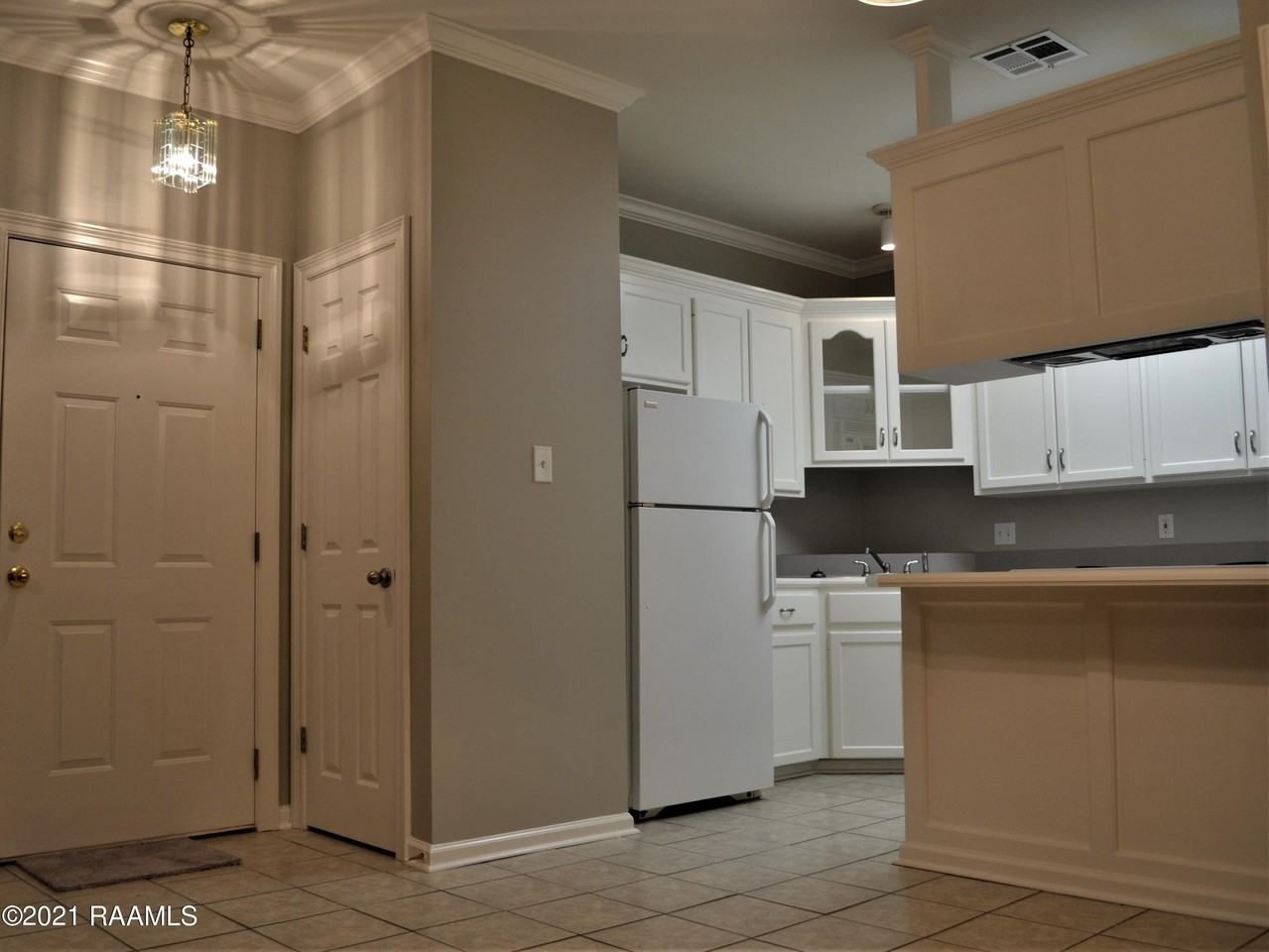 311 Artisan Rd #B - Photo 6 of 15
