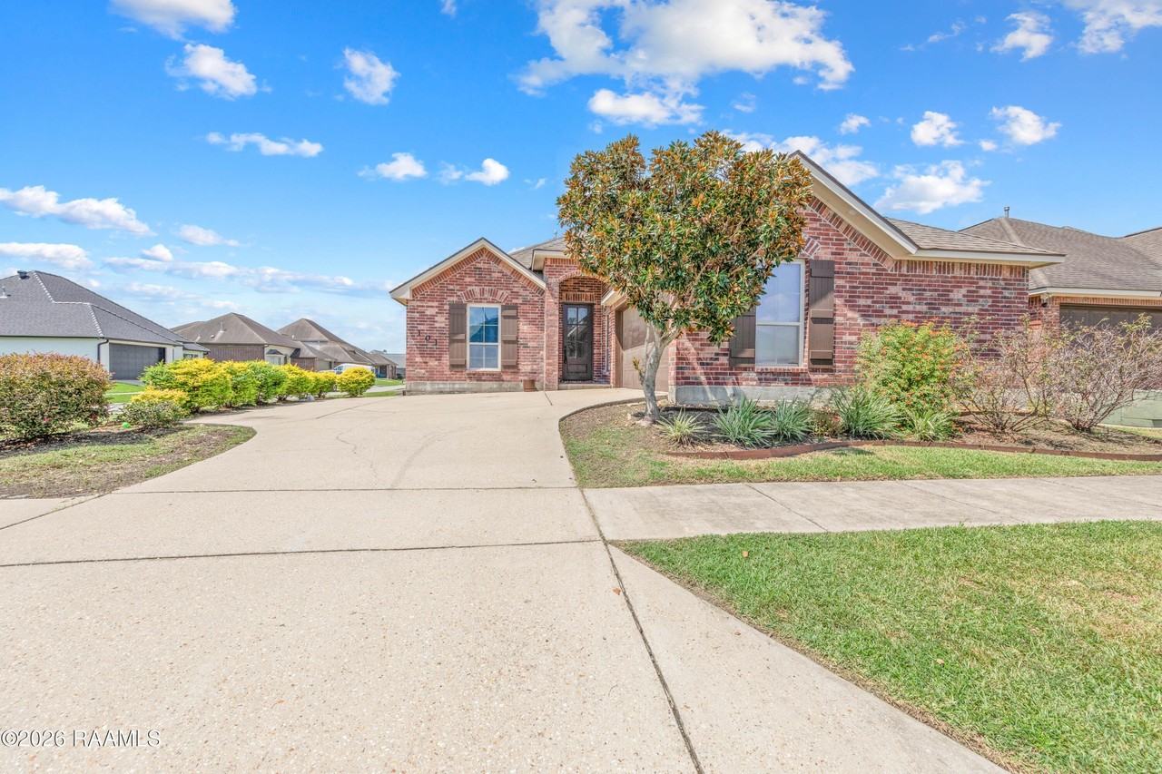 101 Ace Ln - Photo 2 of 32