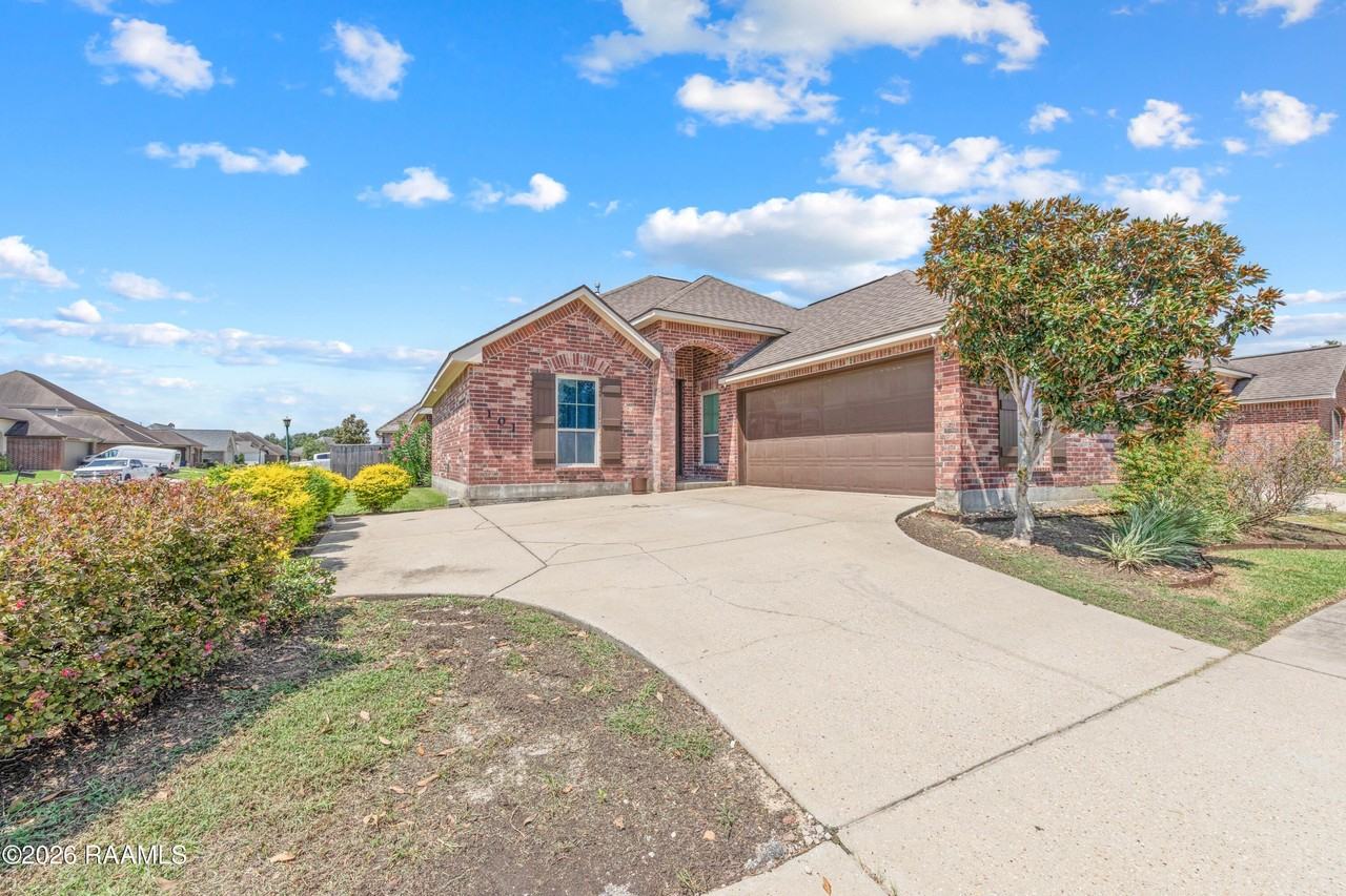 101 Ace Ln - Photo 3 of 32