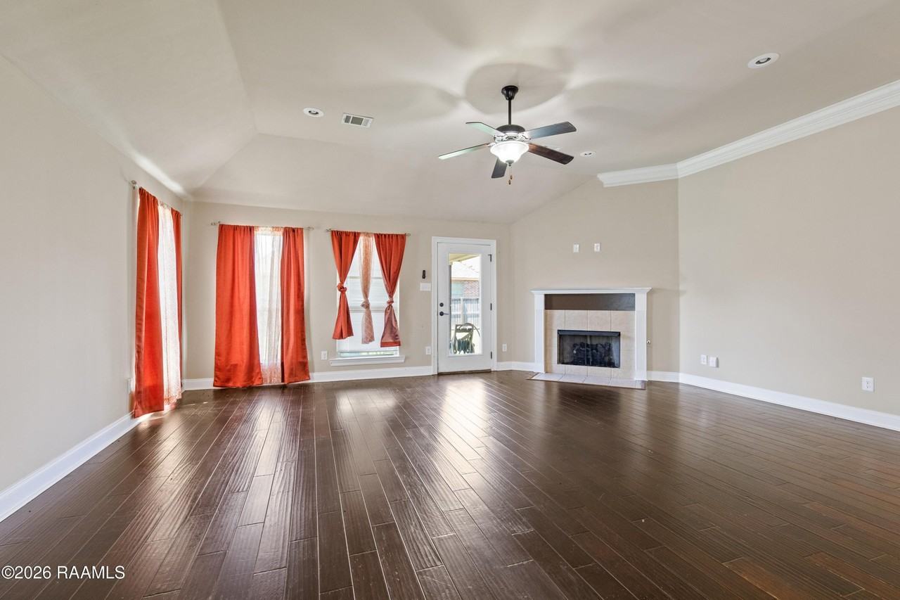 101 Ace Ln - Photo 6 of 32