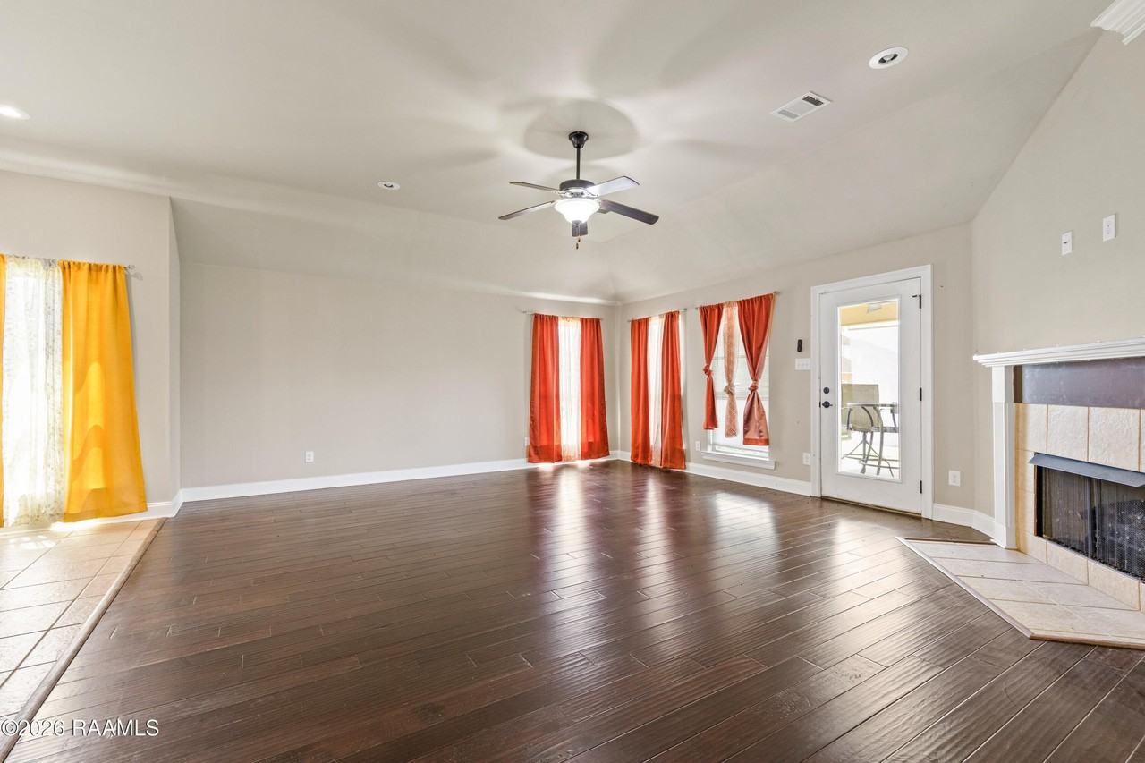 101 Ace Ln - Photo 7 of 32