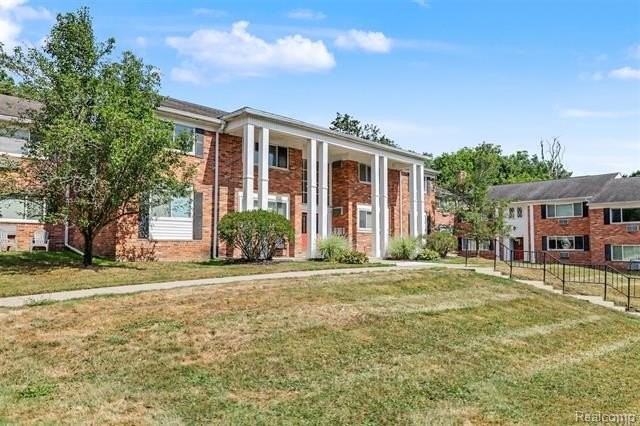 525 Fairbrook St #207 - Photo 4 of 22